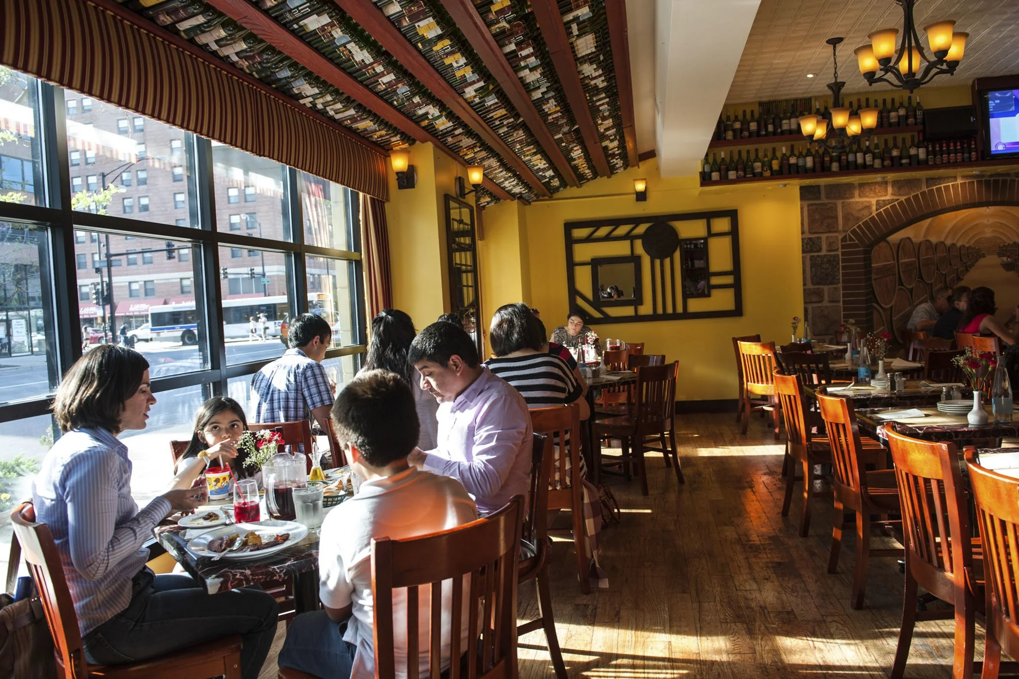Little Madrid Tapas Café’s authentic Spanish tapas spark lively chats, making it one of the best tapas restaurants in Chicago. Share plates, sip sangria, and connect!